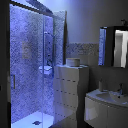 Domus Telesio Couette-café 4*