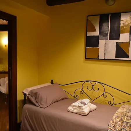 Bed & Breakfast Domus Telesio 4*